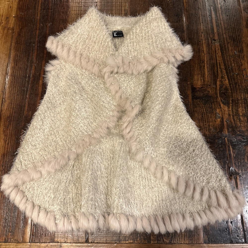 Love Token Vest Size XS  Womens Rabbit Fur Trim Beige Cozy‎ Soft Luxe Sweater